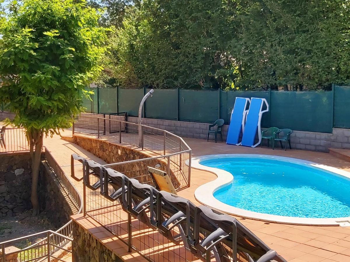 Apartamentos La Francesa Santa Pau Extérieur photo