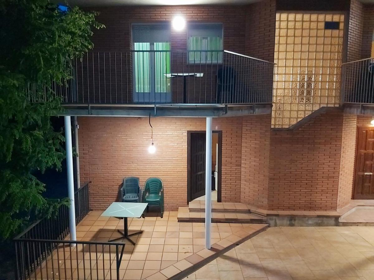 Apartamentos La Francesa Santa Pau Extérieur photo